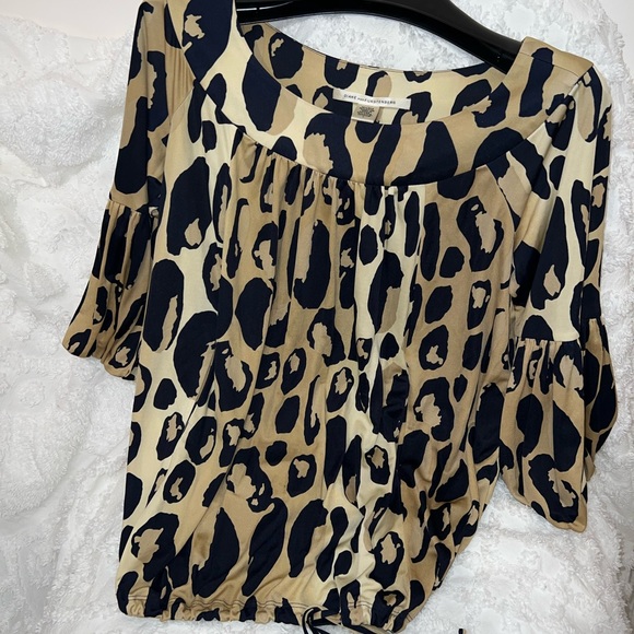 Diane Von Furtenberg silk printed blouse - Picture 4 of 7